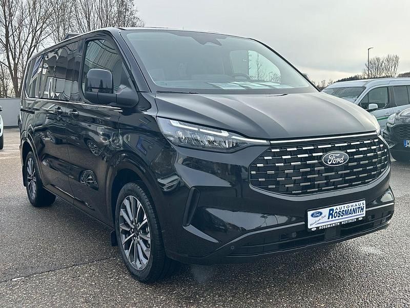 Neu Ford Tourneo Titanium 150 PS (110 kW) 2025 Agate black Van / Kleinbus