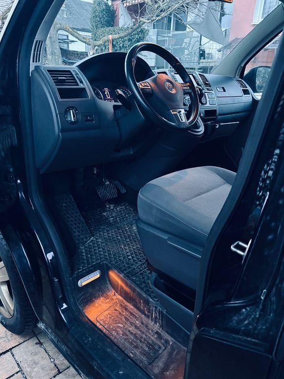 Gebraucht VW Caravelle 179 PS (131 kW) 2011 Schwarz Van / Kleinbus