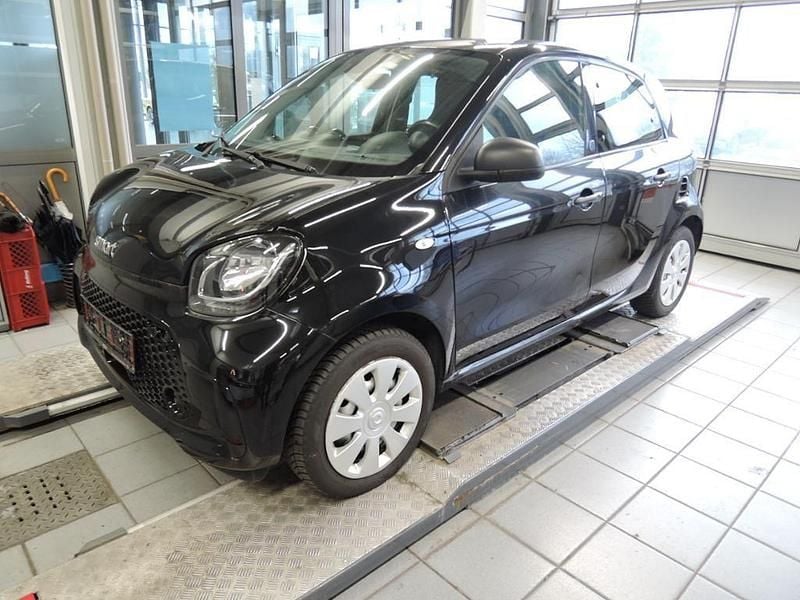 Gebraucht Smart ForFour Electric Drive 60 kW (82 PS) 2021 Karosserie in black Limousine