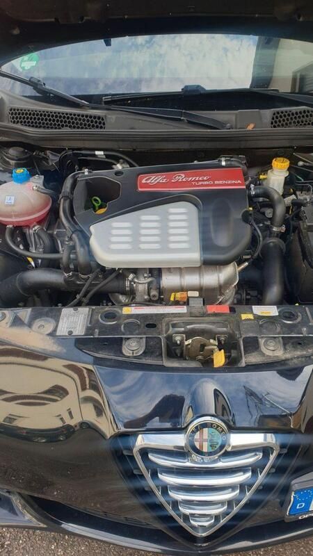 Gebraucht Alfa Romeo Giulietta 122 PS (89 kW) 2011 Schwarz Kleinwagen