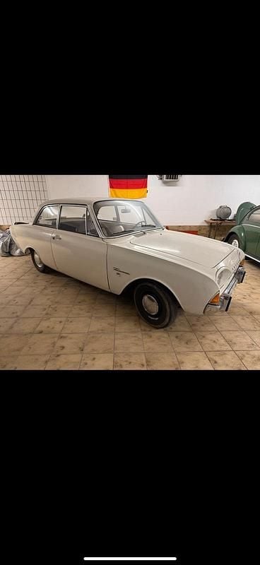 Weiß Gebraucht 1967 Ford 17M Limousine | 3.950 € - Bild 1/4