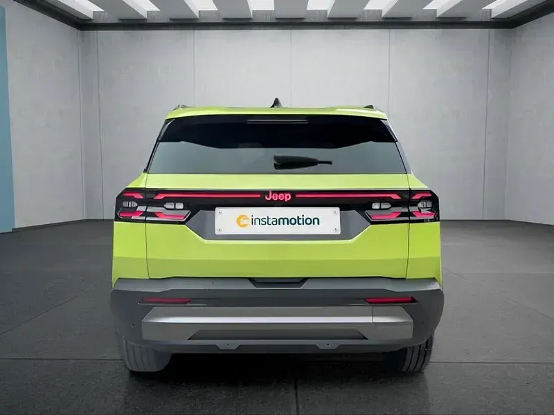 Neu Jeep Compass 145 PS (106 kW) 2026 Grün SUV