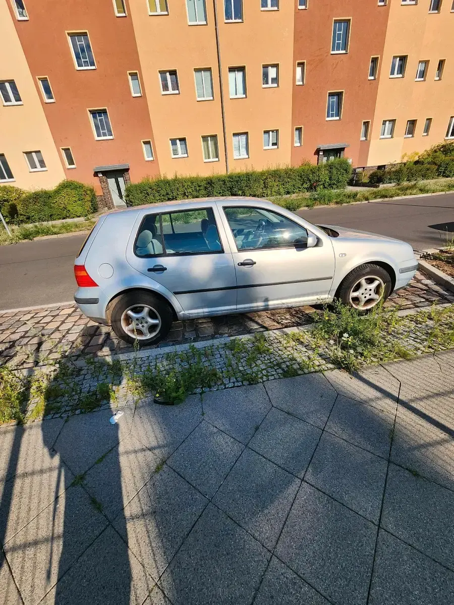Gebraucht VW Golf IV Basis 102 PS (75 kW) 2000 Silber Limousine