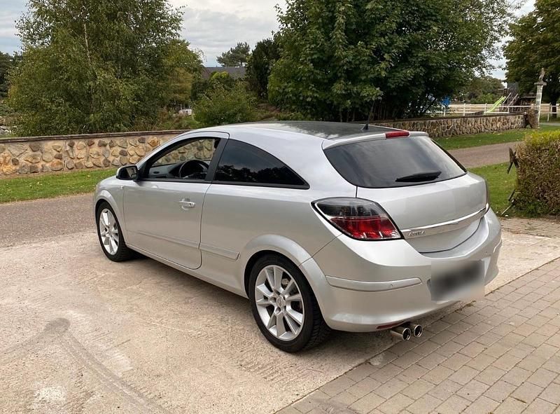 Gebraucht Opel Astra 116 PS (85 kW) 2008 Grau Coupé