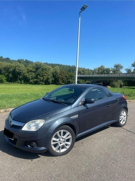 Blau Gebraucht 2007 Opel Tigra Edition Cabrio | 1.800 € (Guter Preis) - Bild 1/4