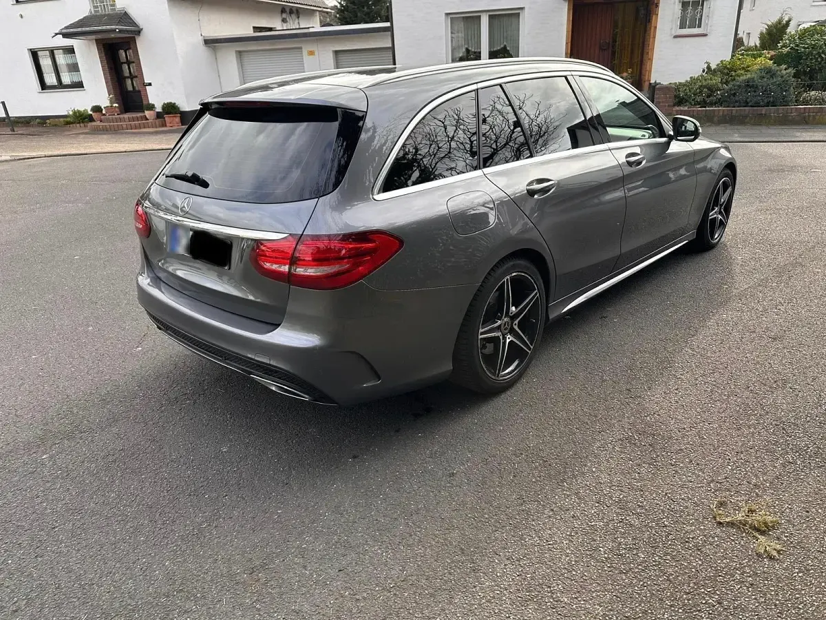Gebraucht Mercedes C220 AMG line 170 PS (125 kW) 2018 Grau Kombi