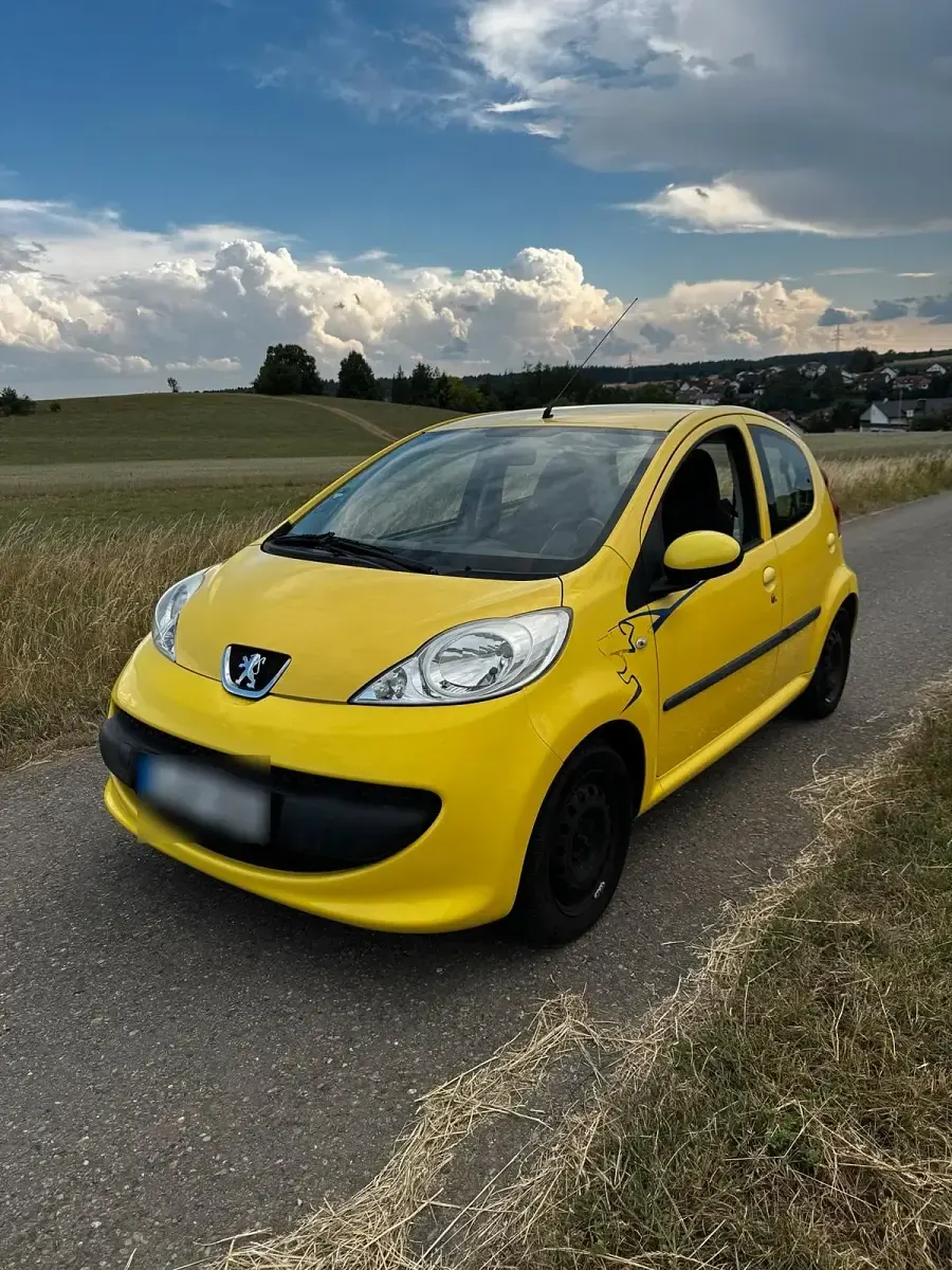 Gebraucht Peugeot 107 68 PS (50 kW) 2007 Gelb Kleinwagen