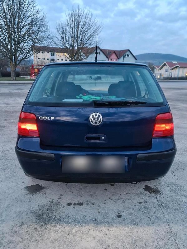 Gebraucht VW Golf IV 75 PS (55 kW) 2002 Blau Kleinwagen