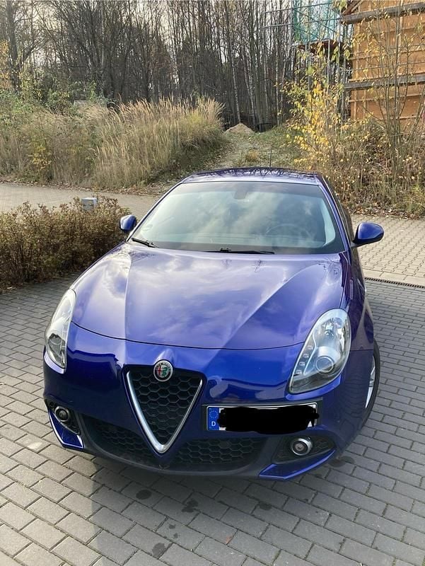 Blau Gebraucht 2019 Alfa Romeo Giulietta Kleinwagen | 12.000 € (Guter Preis) - Bild 1/4