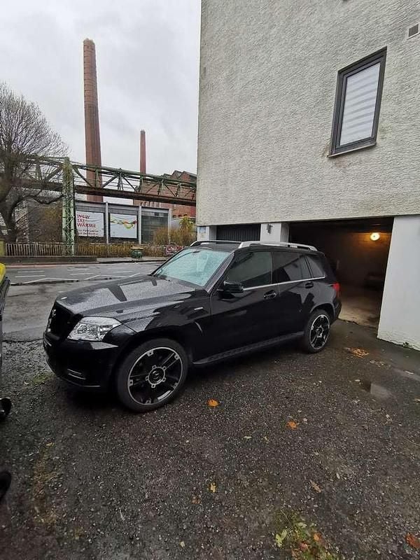 Schwarz Gebraucht 2011 Mercedes GLK220 SUV | 9.900 € (Guter Preis) - Bild 1/3
