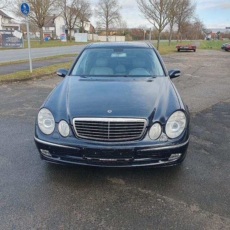 Gebraucht Mercedes E320 Avantgarde 204 PS (150 kW) 2003 Schwarz Limousine