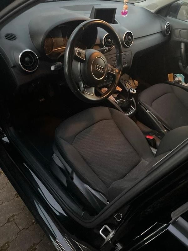 Gebraucht Audi A1 86 PS (63 kW) 2014 Schwarz Kleinwagen