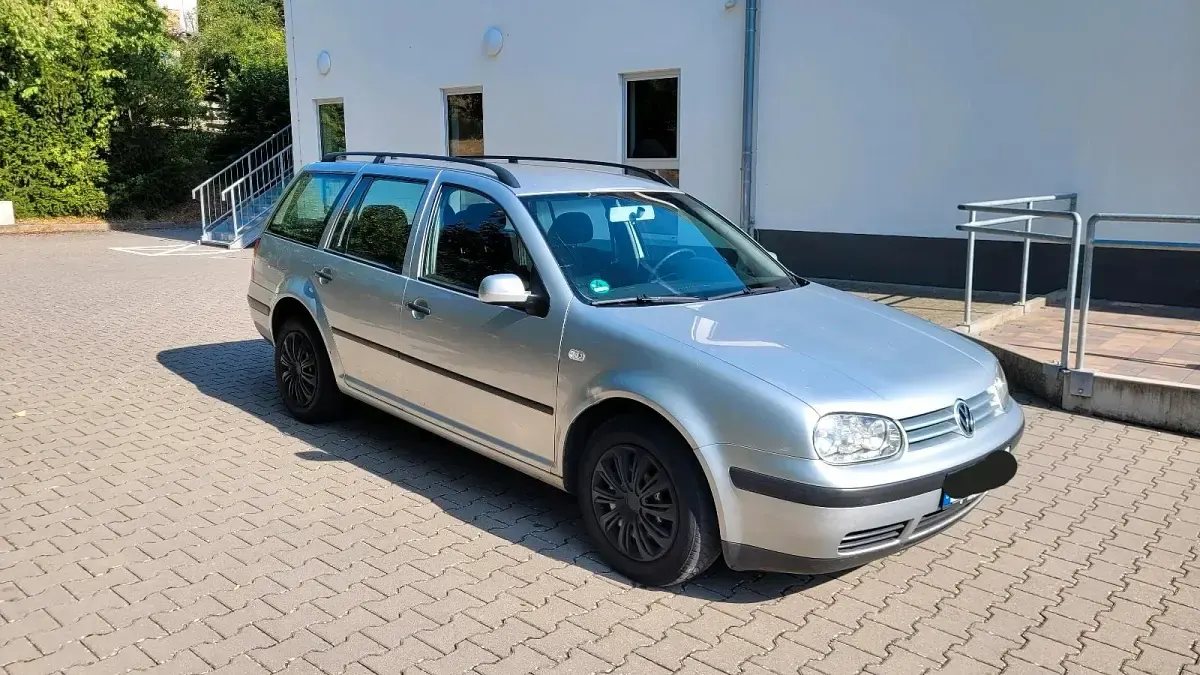 Gebraucht VW Golf IV 101 PS (74 kW) 2003 Silber Kombi