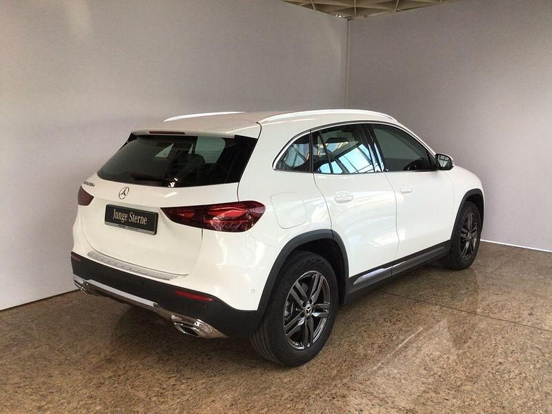 Gebraucht Mercedes GLA250 Progressive 163 PS (119 kW) 2025 Unilack polarweiß SUV