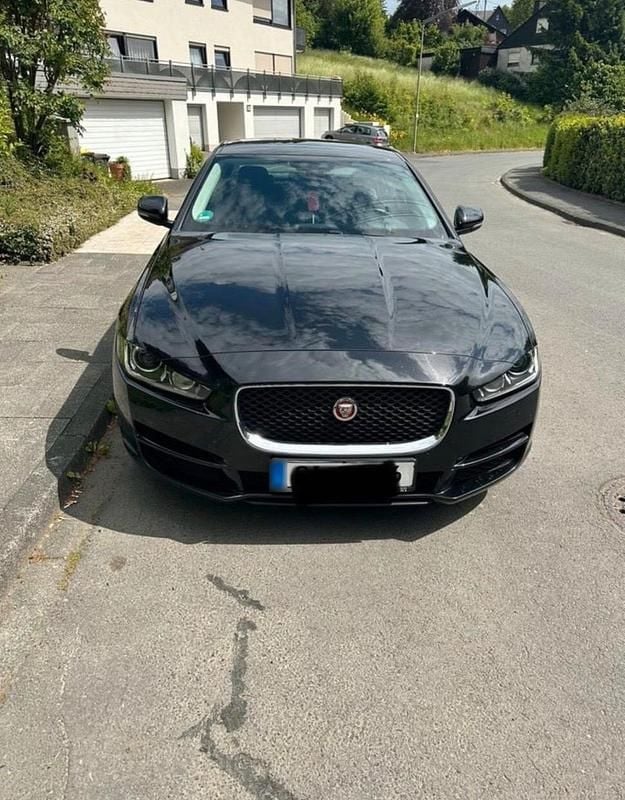 Gebraucht Jaguar XE 180 PS (132 kW) 2016 Schwarz Limousine