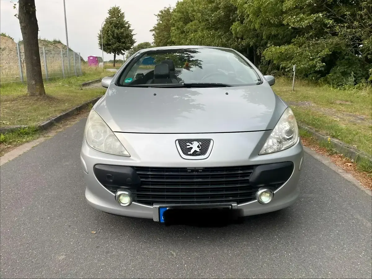 Gebraucht Peugeot 307 CC 140 PS (102 kW) 2008 Silber Cabrio