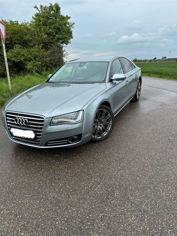 Grau Gebraucht 2013 Audi A8 Ambiente Limousine | 15.990 € (Guter Preis) - Bild 1/4