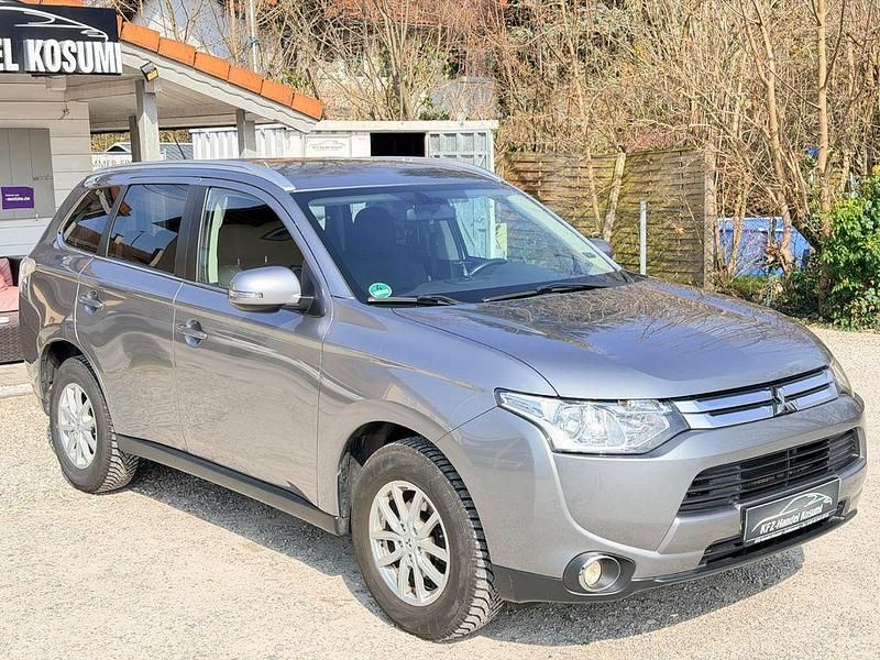 Gebraucht Mitsubishi Outlander Invite 150 PS (110 kW) 2014 Grau SUV