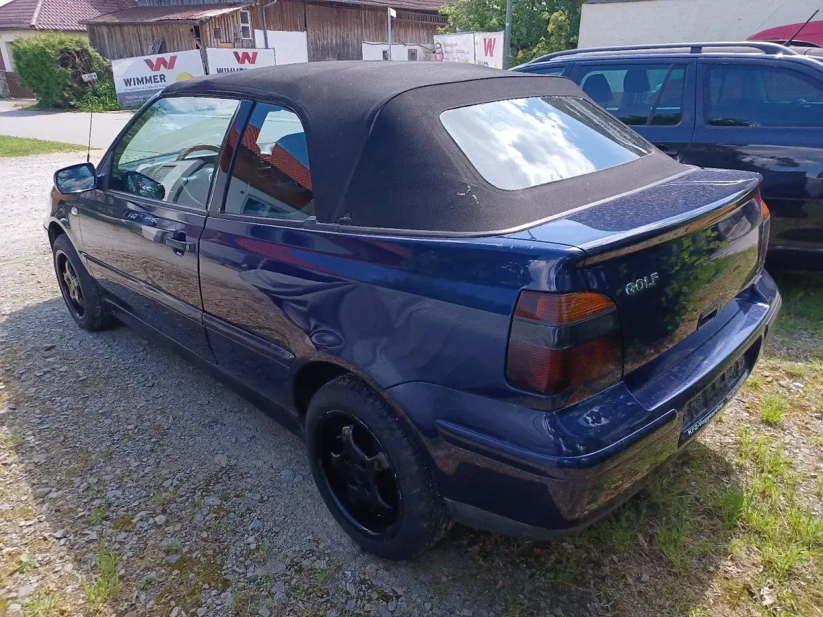 Occasion VW Golf 115 ch (84 kW) 2002 Bleue Cabriolet