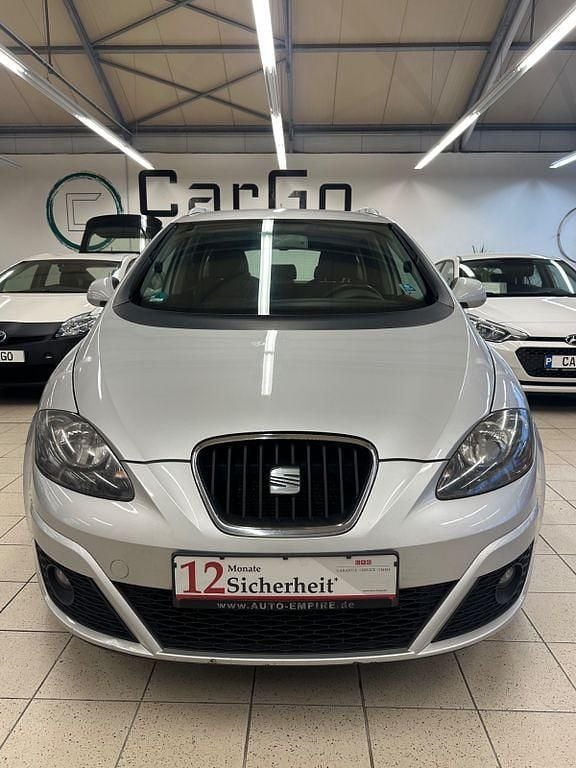 Silber Gebraucht 2011 Seat Altea XL Ecomotive Van / Kleinbus | 5.490 € (Etwas zu teuer) - Bild 1/4