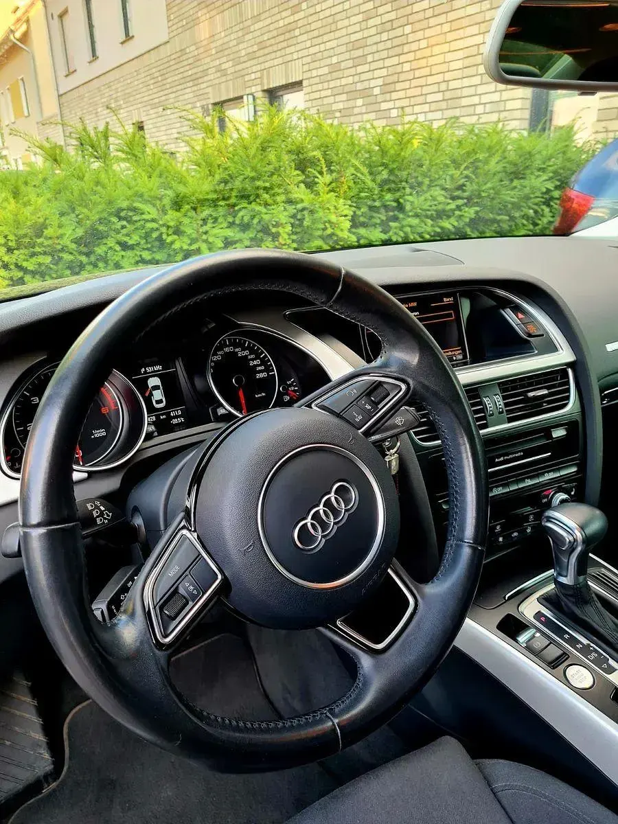 Gebraucht Audi A5 Sport 190 PS (139 kW) 2016 Grau Coupé