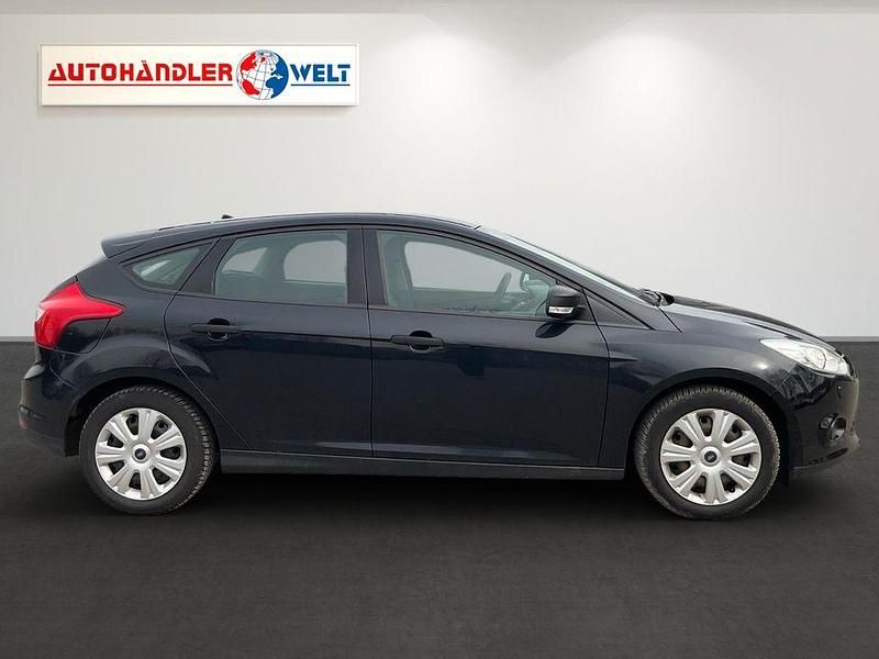 Gebraucht Ford Focus Ambiente 105 PS (77 kW) 2011 Schwarz Limousine