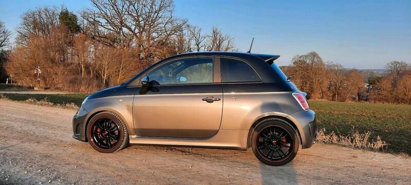 Grau Gebraucht 2015 Fiat 500 Abarth Kleinwagen | 12.700 € (Superpreis) - Bild 1/4