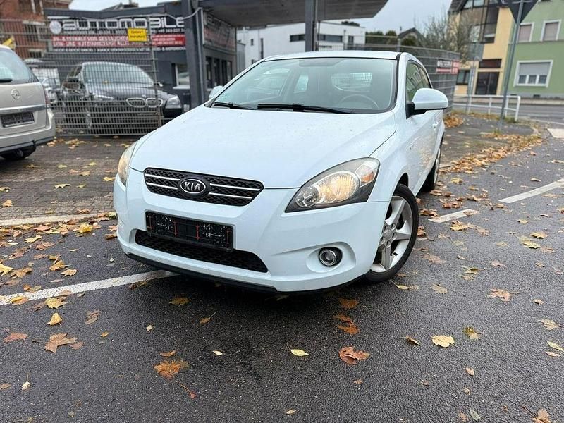 Weiß Gebraucht 2009 Kia ProCeed Kleinwagen | 3.490 € (Teuer) - Bild 1/4