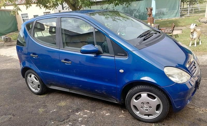 Blau Gebraucht 2000 Mercedes A140 Kleinwagen | 1.200 € - Bild 1/4