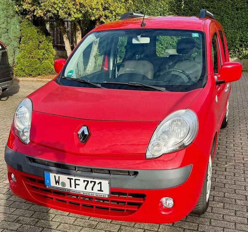 Rot Gebraucht 2012 Renault Kangoo Kombi | 7.800 € (Etwas zu teuer) - Bild 1/4