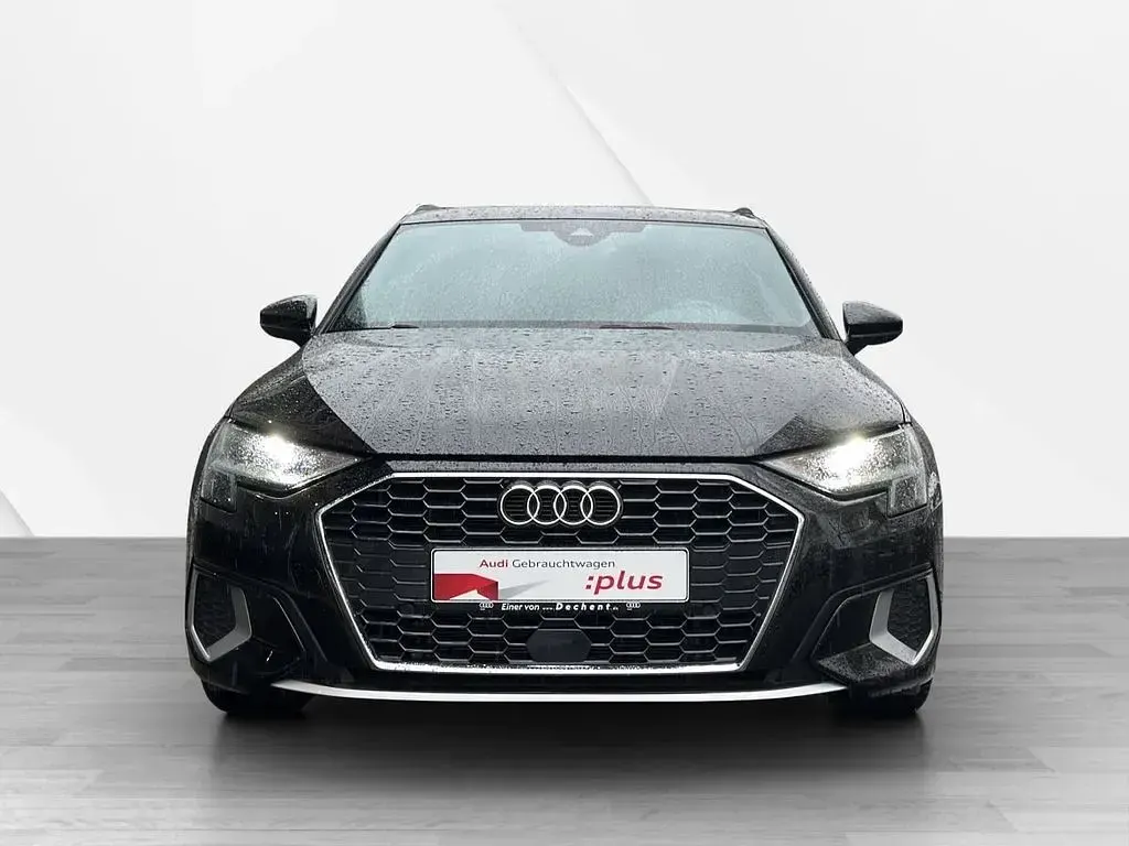 Gebraucht Audi A3 Advanced Plus 150 PS (110 kW) 2023 Mythosschwarz metallic Limousine