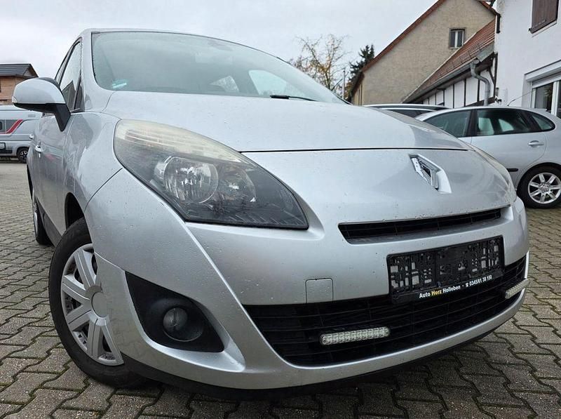 Silber Gebraucht 2011 Renault Grand Scénic III Dynamique Van / Kleinbus | 2.999 € (Guter Preis) - Bild 1/4