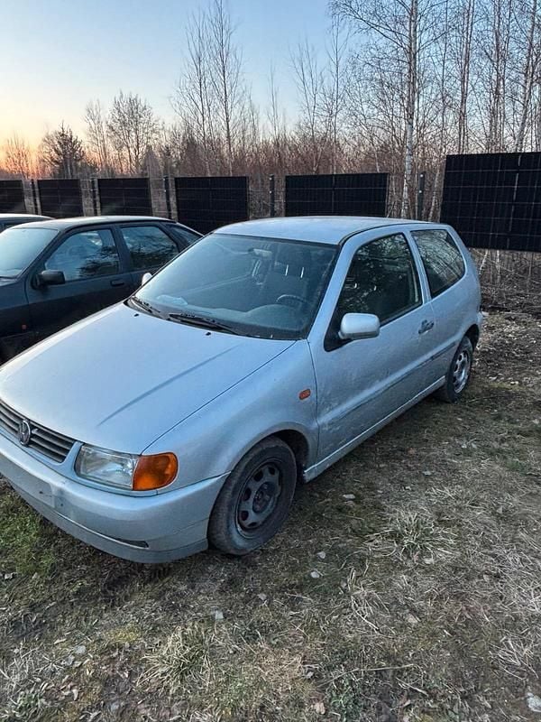 Gebraucht VW Polo 50 PS (36 kW) 1999 Silber Kleinwagen