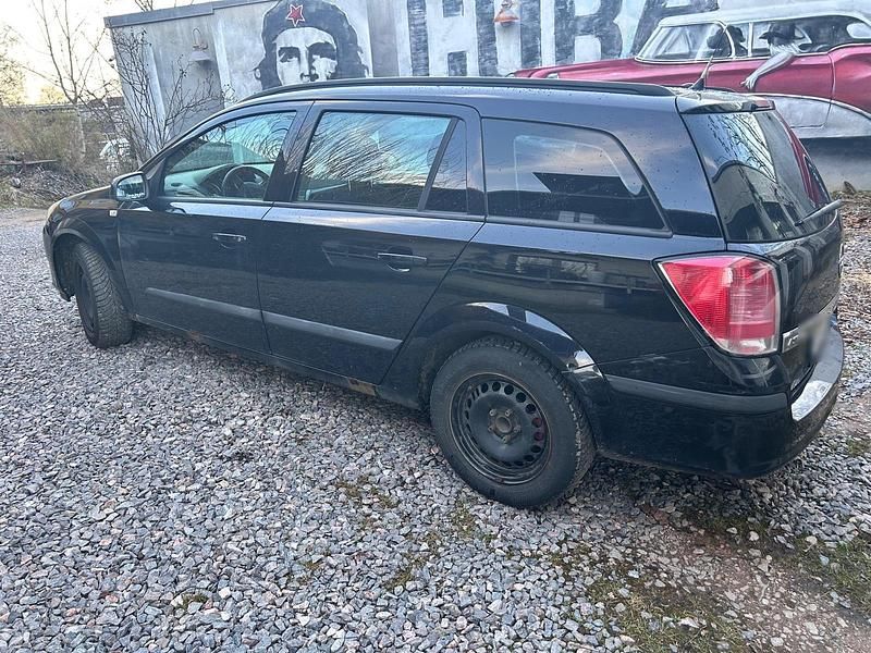 Gebraucht Opel Astra 125 PS (91 kW) 2005 Schwarz Kombi