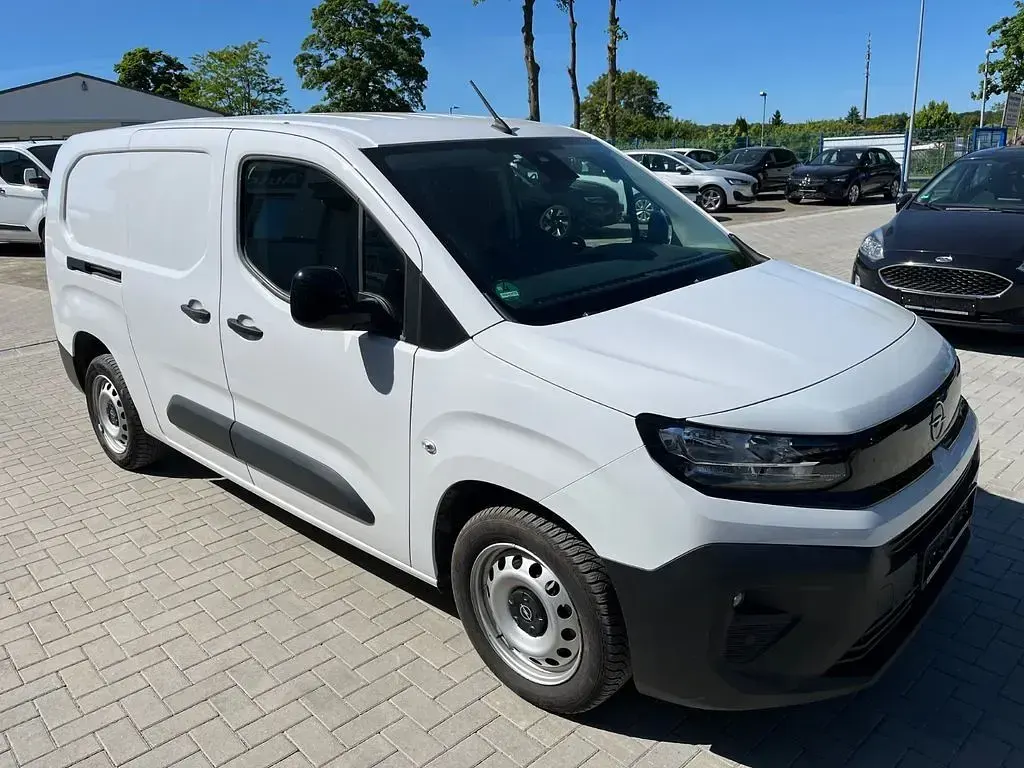 Gebraucht Opel Combo 102 PS (75 kW) 2025 Weiß Van / Kleinbus