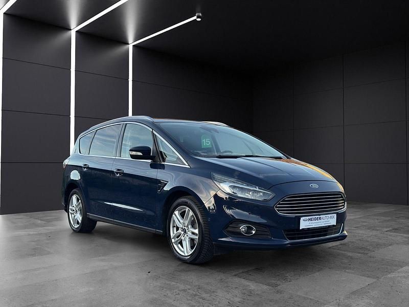 Blau Gebraucht 2018 Ford S-MAX Titanium Van / Kleinbus | 14.999 € (Fairer Preis) - Bild 1/4