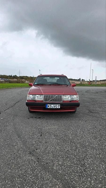 Rot Gebraucht 2025 Volvo 940 Kombi | 6.000 € - Bild 1/4