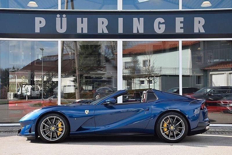 Gebraucht Ferrari 812 799 PS (587 kW) 2022 Blau Cabrio
