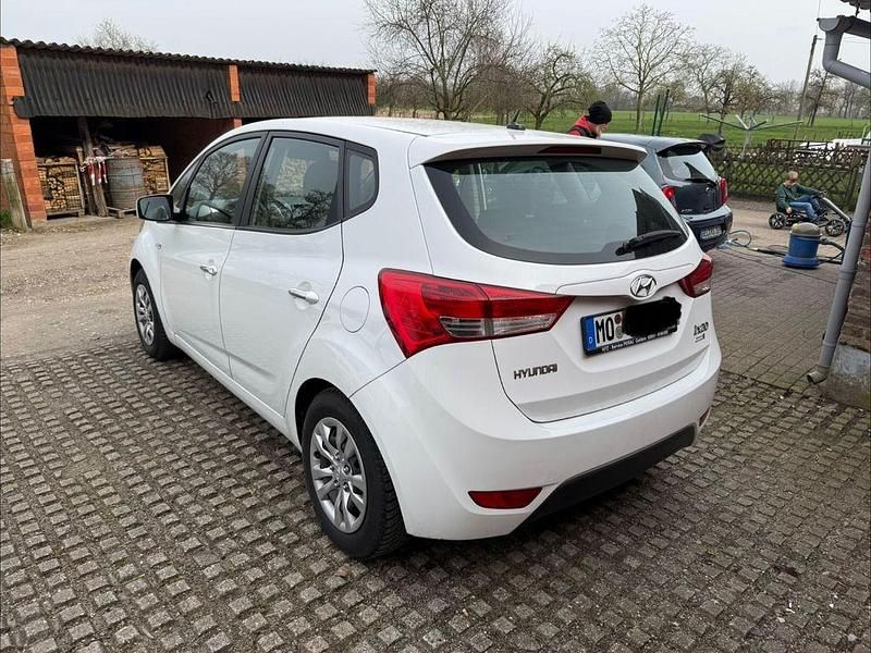 Gebraucht Hyundai ix20 YES! 90 PS (66 kW) 2017 Weiß Kleinwagen