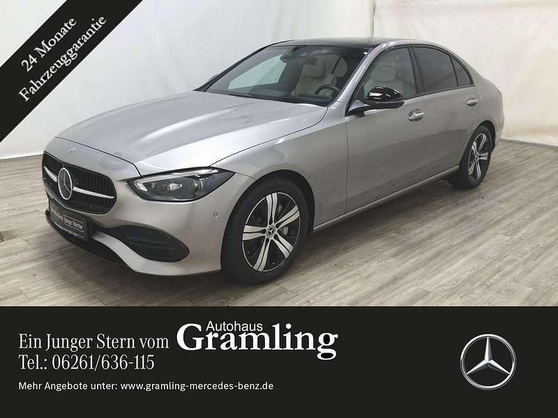 Silber Gebraucht 2023 Mercedes C220 Avantgarde Limousine | 47.776 € (Teuer) - Bild 1/4