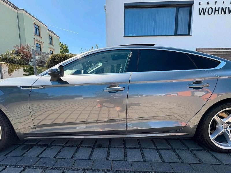 Grau Gebraucht 2018 Audi A5 Sport Coupé | 22.500 € (Fairer Preis) - Bild 1/4