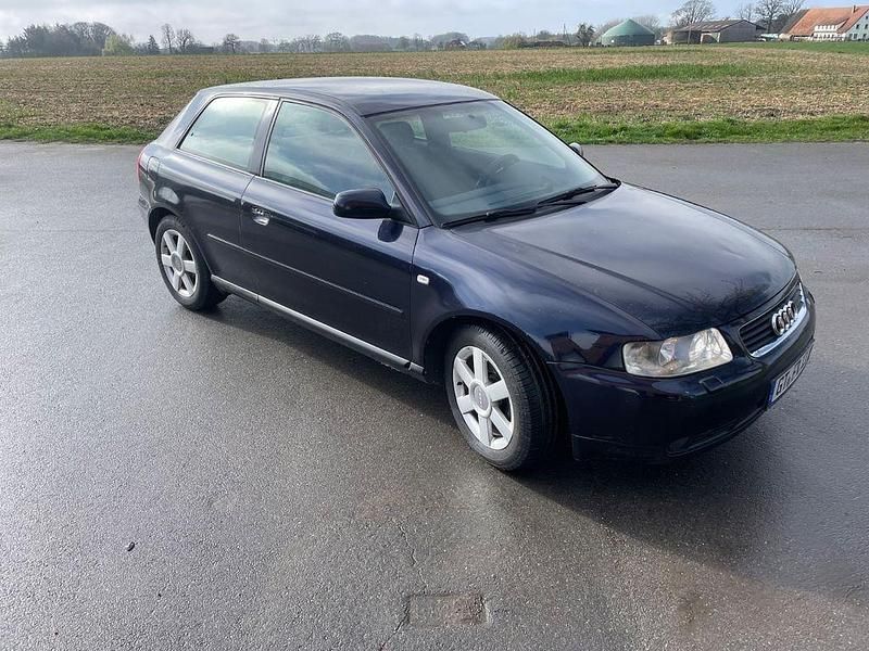 Gebraucht Audi A3 Ambiente 125 PS (91 kW) 2002 Blau Kleinwagen