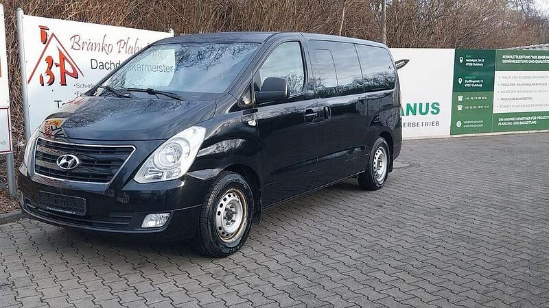 Gebraucht Hyundai H-1 Comfort 136 PS (100 kW) 2014 Phantom black Van / Kleinbus
