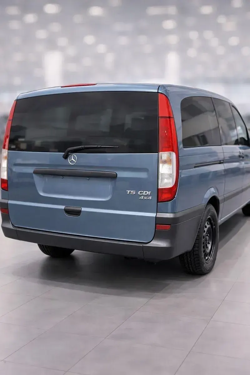 Gebraucht Mercedes Vito 150 PS (110 kW) 2009 Grau Van