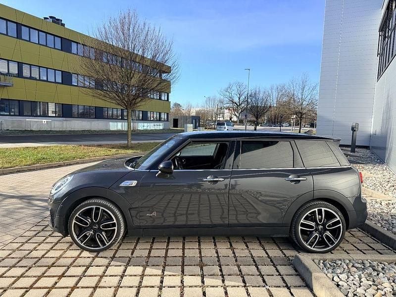 Grau Gebraucht 2018 Mini John Cooper Works Clubman Kombi | 20.999 € (Fairer Preis) - Bild 1/4