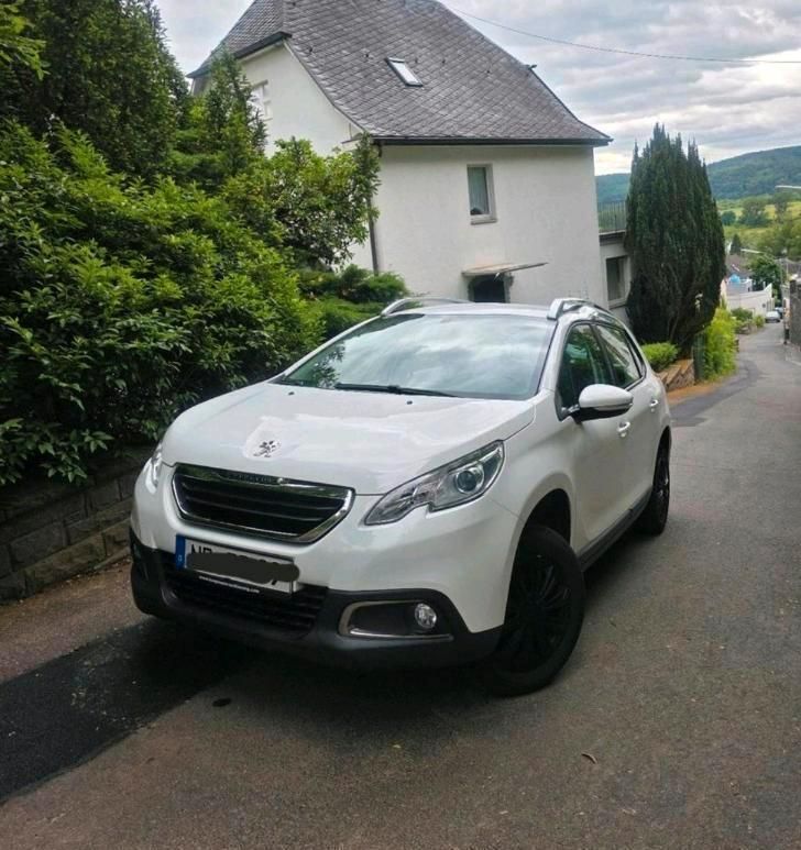 Weiß Gebraucht 2016 Peugeot 2008 SUV | 8.000 € (Fairer Preis) - Bild 1/4