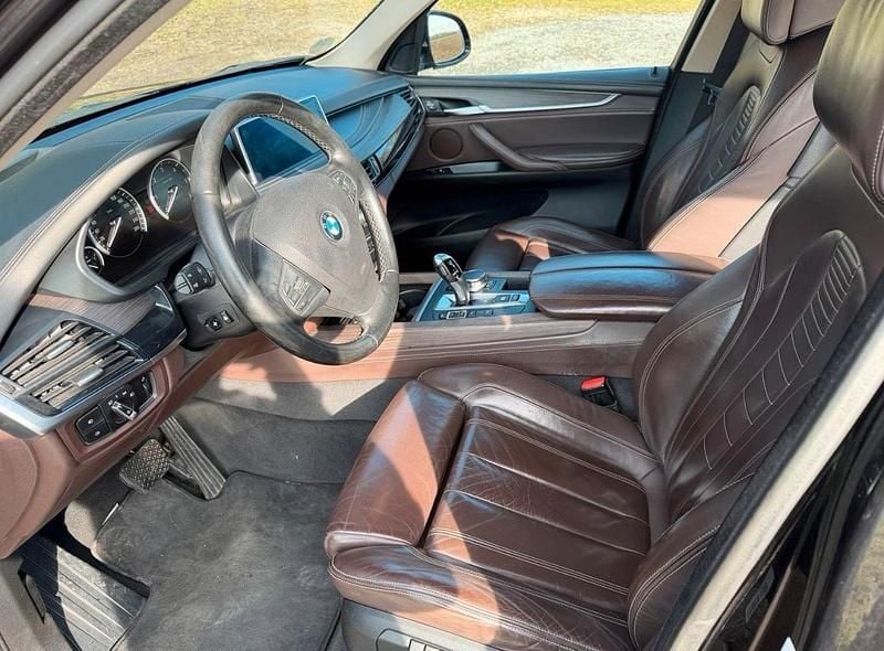Second-hand BMW X5 Performance 313 CP (230 kW) 2016 Negru SUV