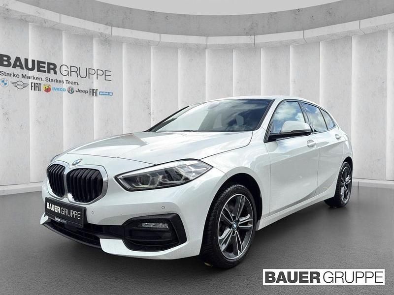 Weiss Gebraucht 2020 BMW 120 Sport Line Kleinwagen | 21.930 € (Fairer Preis) - Bild 1/4