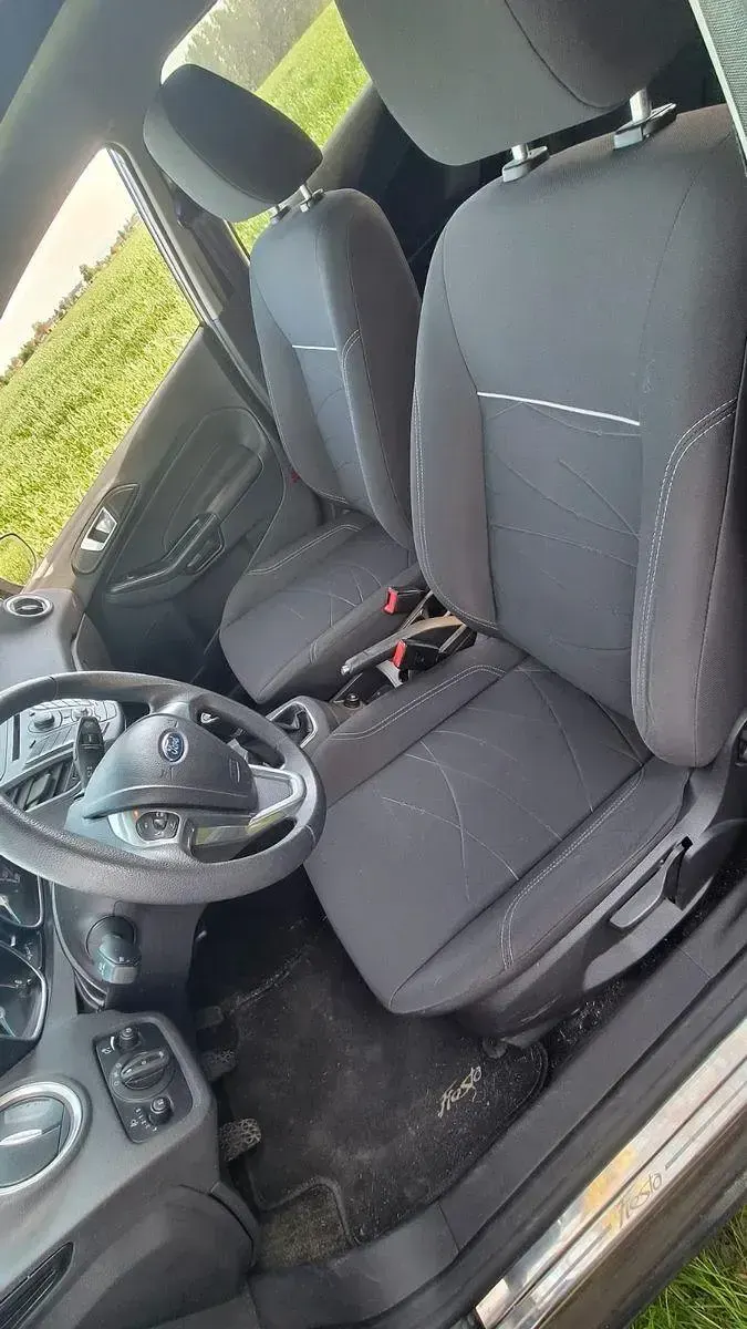 Usata Ford Fiesta Trend 101 CV (74 kW) 2013 Nero Utilitaria