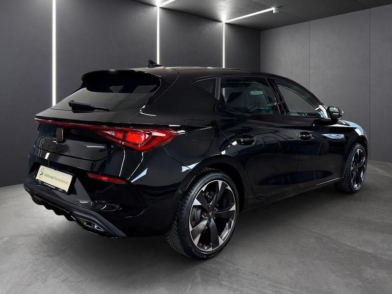 Second-hand Cupra Leon 150 CP (110 kW) 2024 Negru Berlinǎ